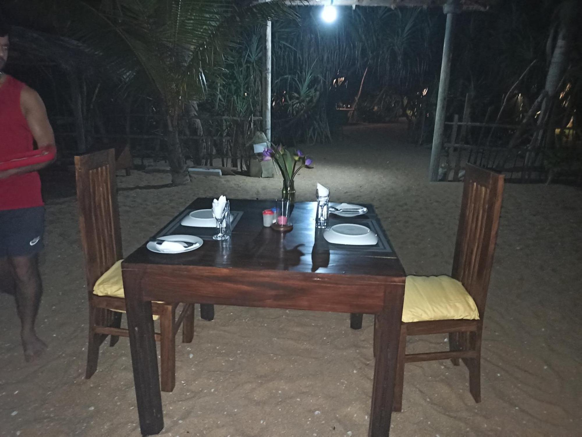 Ravana - Beach Cabanas Hikkaduwa Exteriör bild